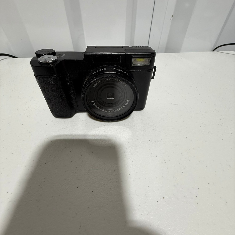 Digital Camera‎ 4X Zoom 52mm Macro Lens 3.0" TFT Screen Black Point and Shoot
